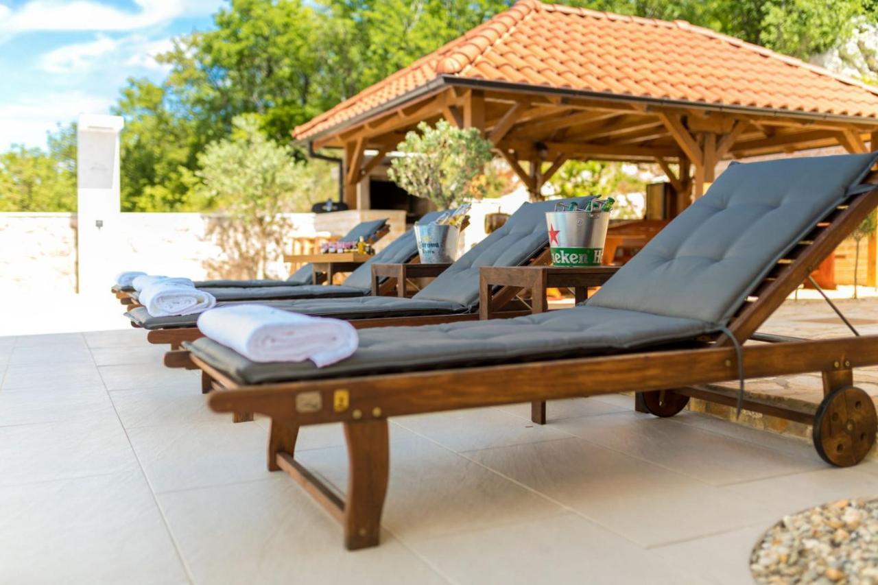 Luxury Villa Allen With Pool Klimno Bagian luar foto